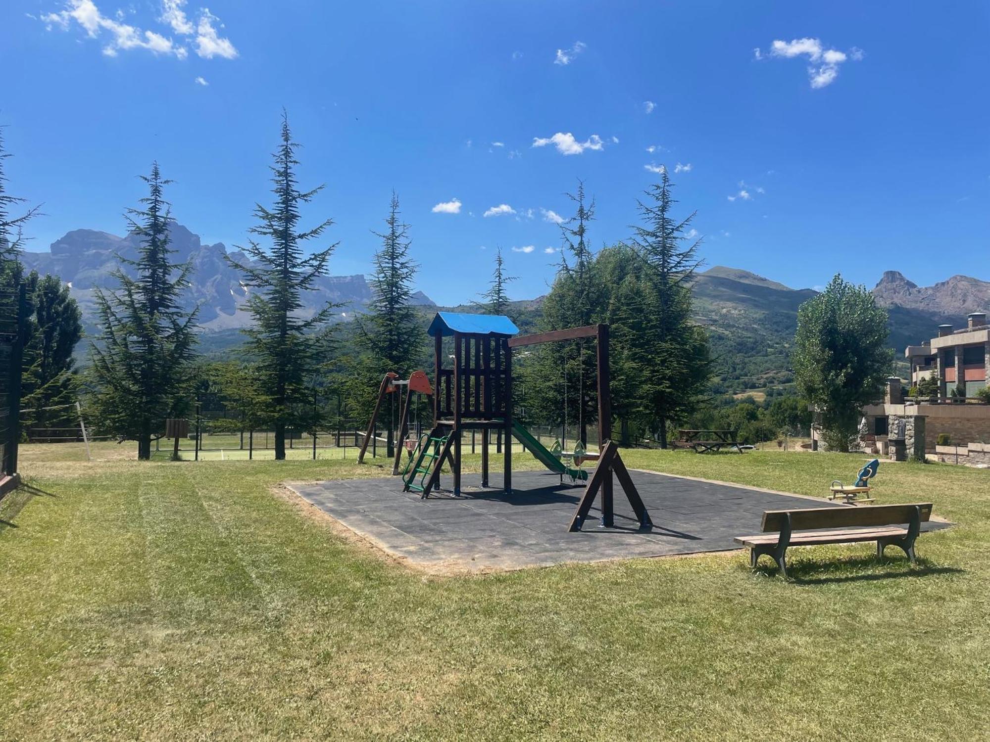 Ventanal De Saras Petfriendly Garaje Trastero Y Chimenea - Arafita Apartamentos Panticosa Buitenkant foto