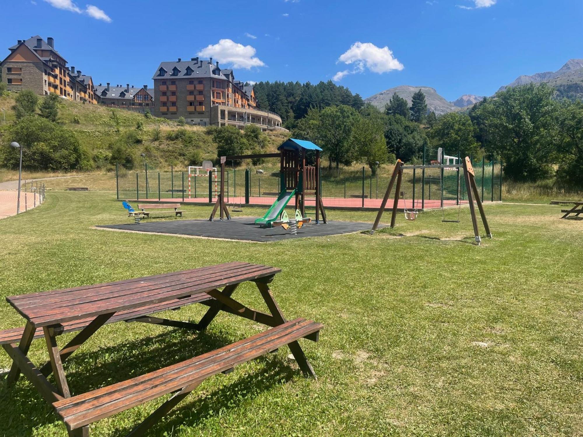 Ventanal De Saras Petfriendly Garaje Trastero Y Chimenea - Arafita Apartamentos Panticosa Buitenkant foto